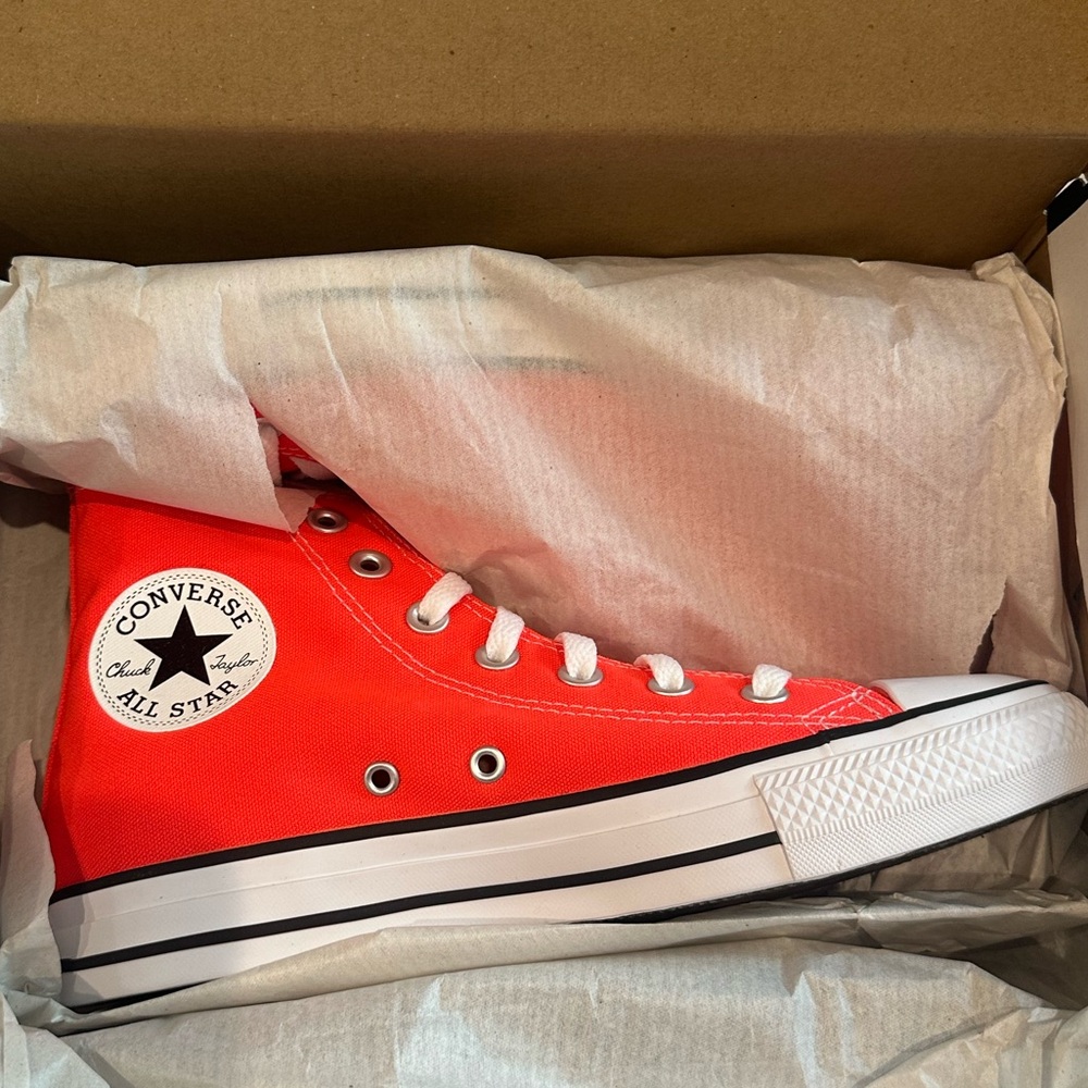 Chuck Taylor All Star High 'Bright
Crimson' - Picture 11 of 12